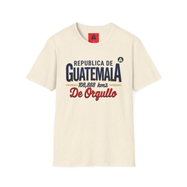 Celebra tu herencia guatemalteca con esta camiseta unisex, perfecta para pasear.