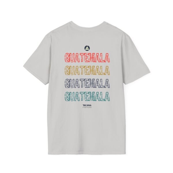 Celebra tu herencia guatemalteca con esta camiseta unisex, perfecta para pasear.