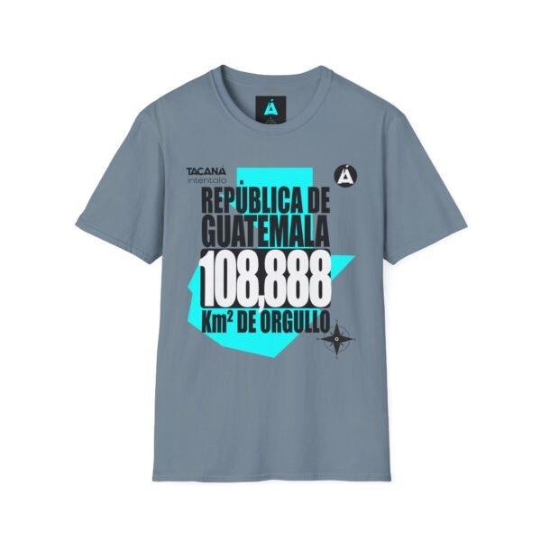 Celebra tu herencia guatemalteca con esta camiseta unisex, perfecta para pasear.