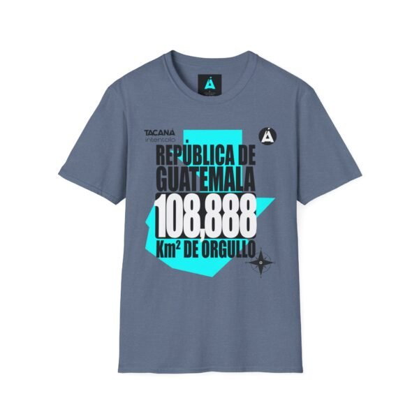 Celebra tu herencia guatemalteca con esta camiseta unisex, perfecta para pasear.