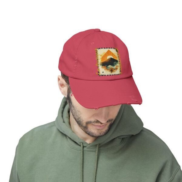 Gorra unisex de inspiración vintage con efecto desgastado de La Antigua Guatemala. Perfecta para un look casual.