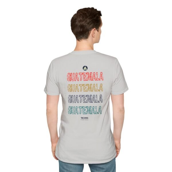 Celebra tu herencia guatemalteca con esta camiseta unisex, perfecta para pasear.