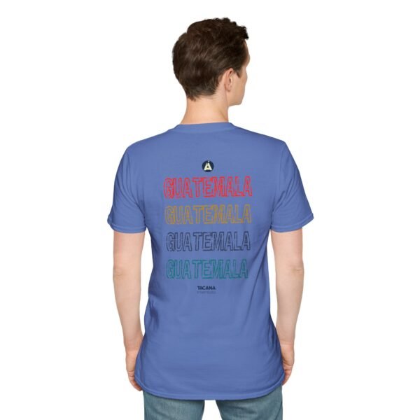 Celebra tu herencia guatemalteca con esta camiseta unisex, perfecta para pasear.