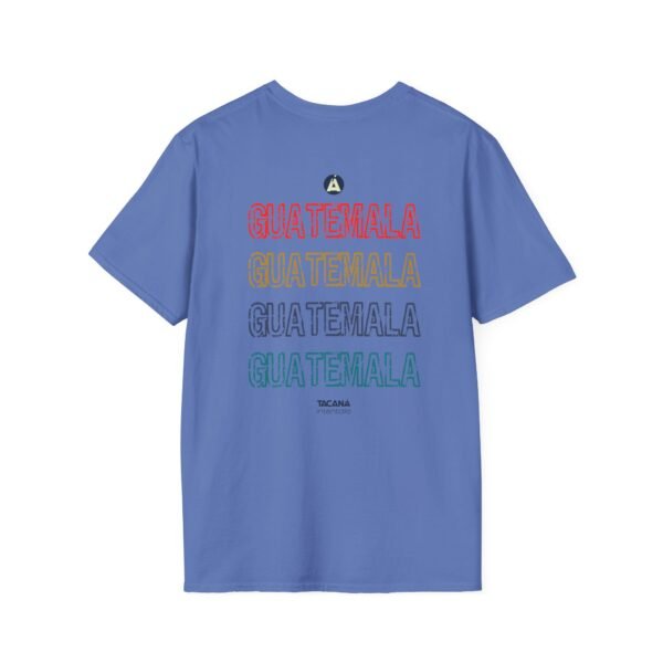 Celebra tu herencia guatemalteca con esta camiseta unisex, perfecta para pasear.