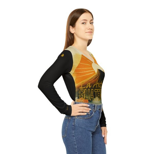 Camisa con diseño de La Antigua para mujer, perfecta para un look cómodo e informal, ideal para el tiempo libre.