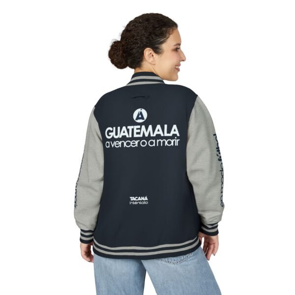 Chaqueta unisex de Guatemala, ideal para usar en eventos deportivos, reuniones escolares o salidas cotidianas.