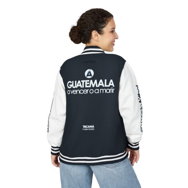 Chaqueta unisex de Guatemala, ideal para usar en eventos deportivos, reuniones escolares o salidas cotidianas.