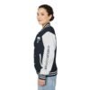 Chaqueta unisex de Guatemala, ideal para usar en eventos deportivos, reuniones escolares o salidas cotidianas.
